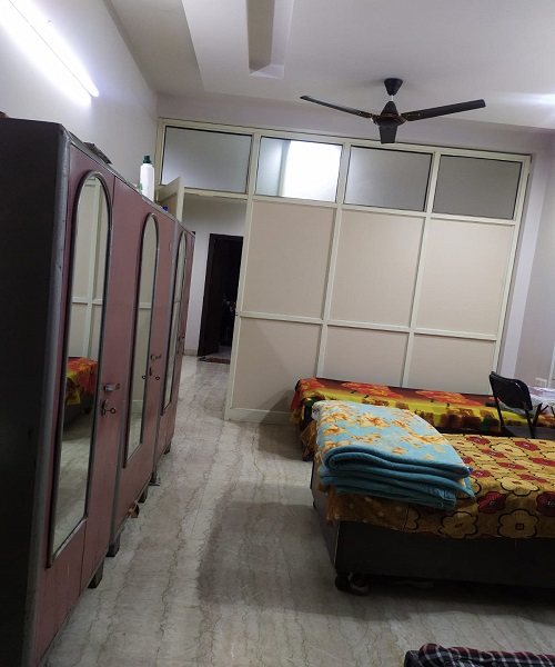 Girls pg in gtb nagar