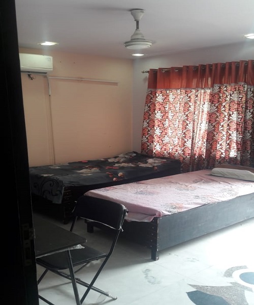 Girls pg in gtb nagar